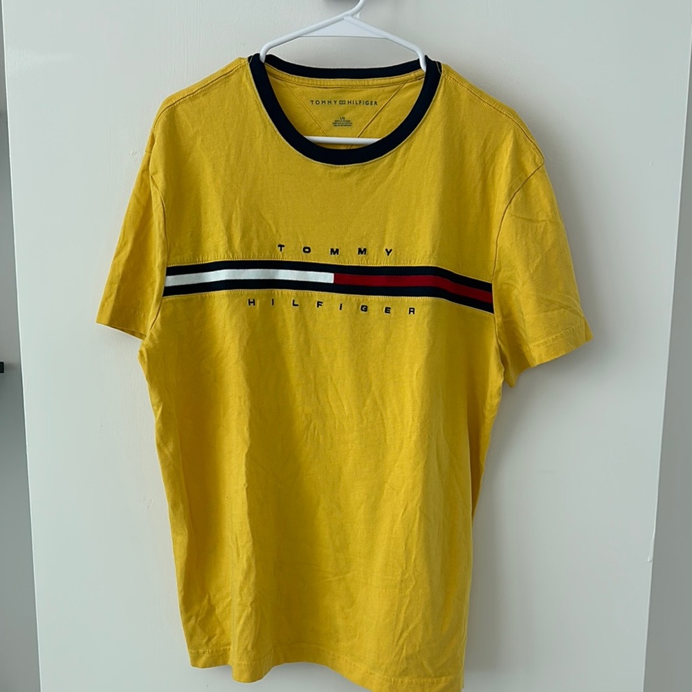 Tommy Hilfiger Yellow Short Sleeve Tee with Black Accents